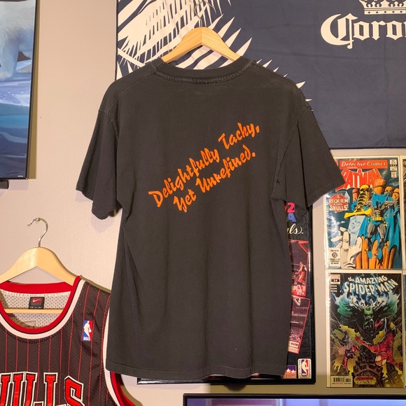 Vintage Hooters Chicago "The Windy City" T-shirt - Picture 4 of 5